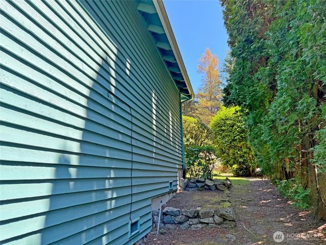 12901 Avante Drive, Silverdale, WA 98383