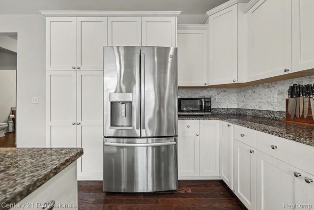 49455 Messara Drive, Macomb Township, MI 48042