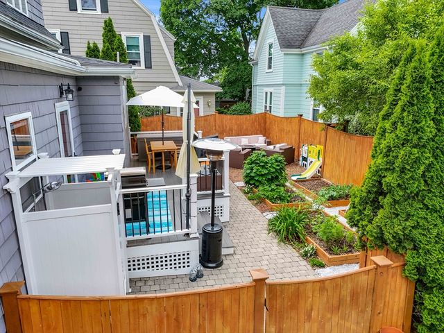 22 Beach Ave, Swampscott, MA 01907