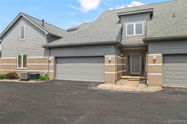 31 Kreger Drive, Wyandotte, MI 48192