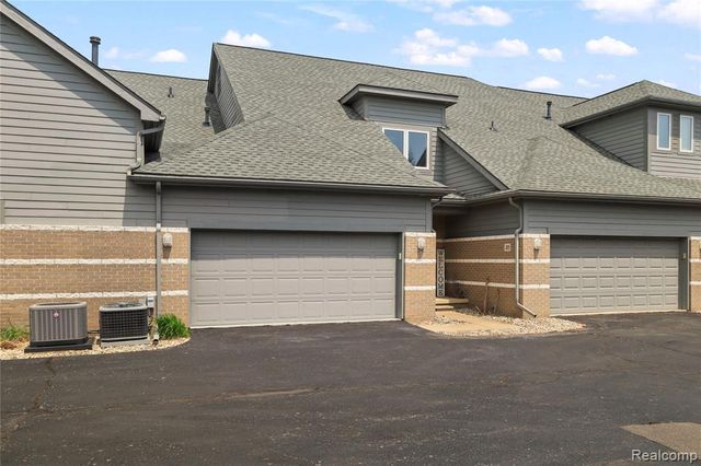 31 Kreger Drive, Wyandotte, MI 48192
