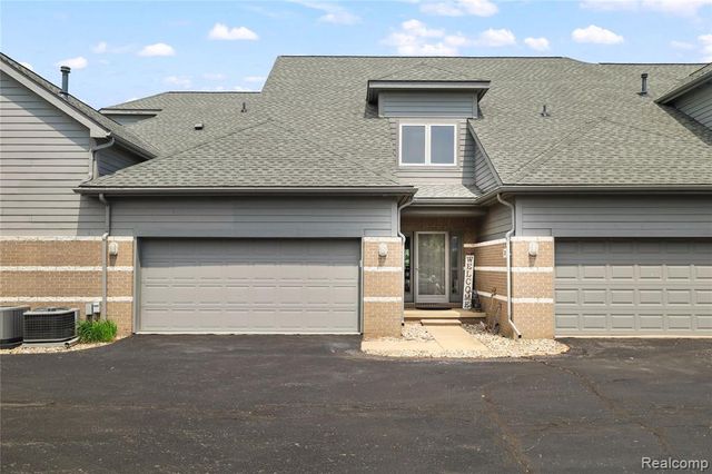 31 Kreger Drive, Wyandotte, MI 48192