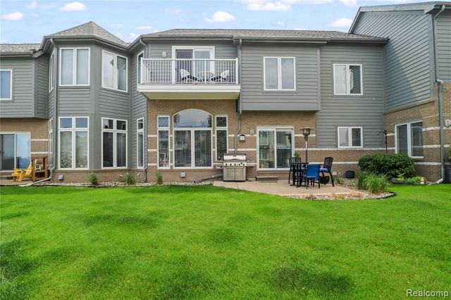 31 Kreger Drive, Wyandotte, MI 48192