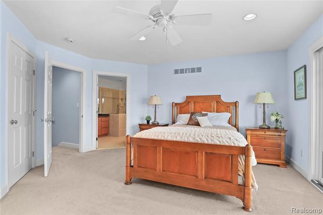 31 Kreger Drive, Wyandotte, MI 48192