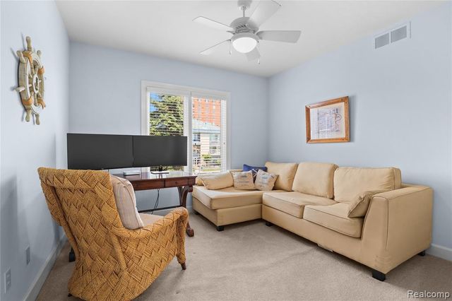 31 Kreger Drive, Wyandotte, MI 48192