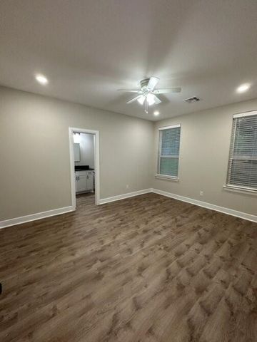914 W Baker Street, Denison, TX 75020