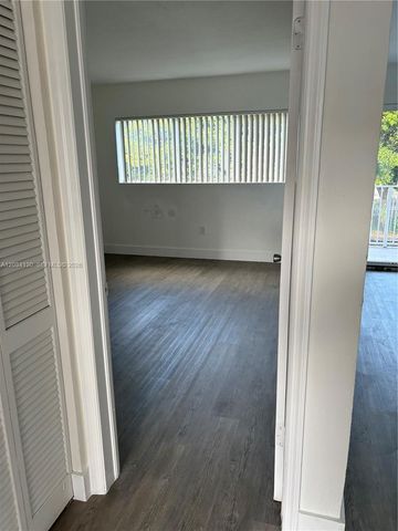 7701 SW 88th St B224, Miami, FL 33156