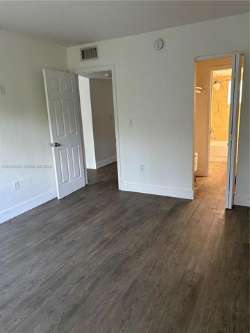 7701 SW 88th St B224, Miami, FL 33156