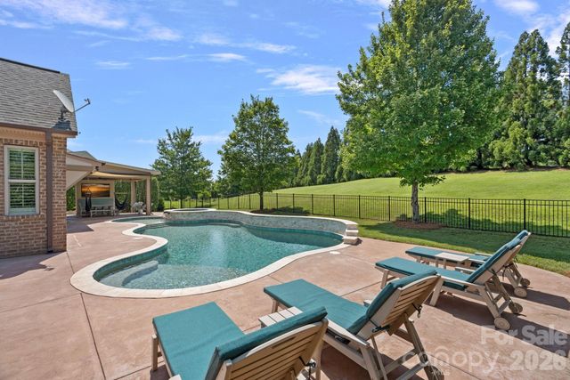 9896 Manor View Drive NW, Concord, NC 28027