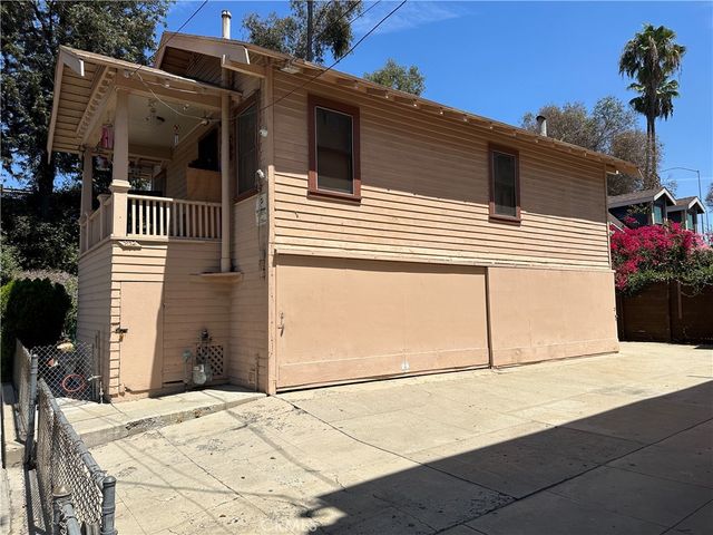 2134 Magnolia, Los Angeles, CA 90007