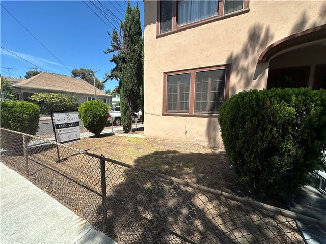 2134 Magnolia, Los Angeles, CA 90007