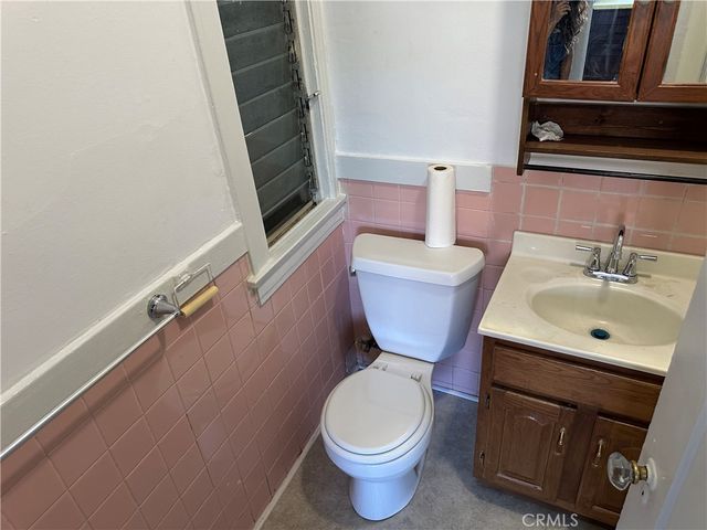 2134 Magnolia, Los Angeles, CA 90007