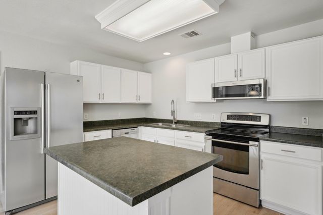 100 Blanco Woods BLVD, Elgin, TX 78621