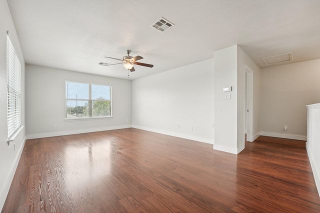 100 Blanco Woods BLVD, Elgin, TX 78621