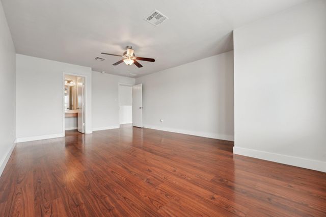100 Blanco Woods BLVD, Elgin, TX 78621