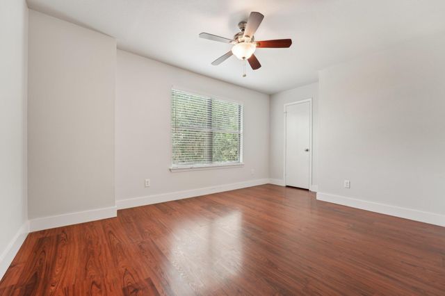 100 Blanco Woods BLVD, Elgin, TX 78621