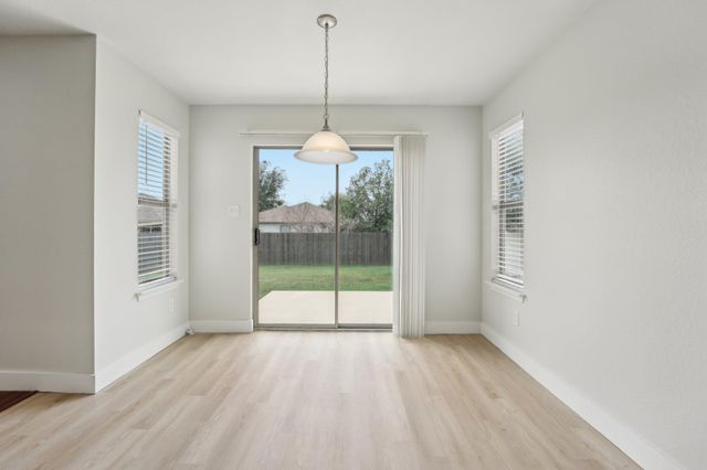 100 Blanco Woods BLVD, Elgin, TX 78621