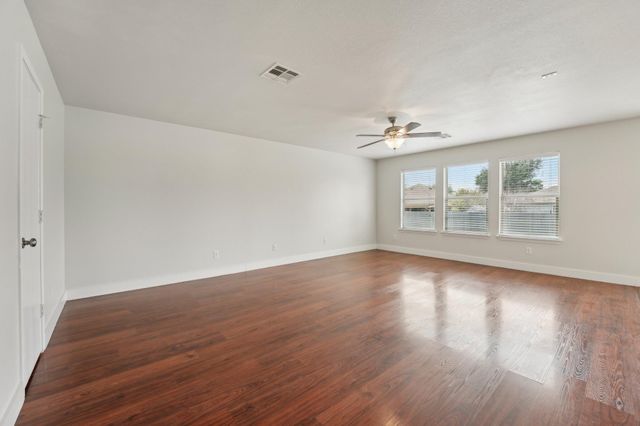 100 Blanco Woods BLVD, Elgin, TX 78621