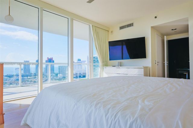 450 Alton Rd 2810, Miami Beach, FL 33139