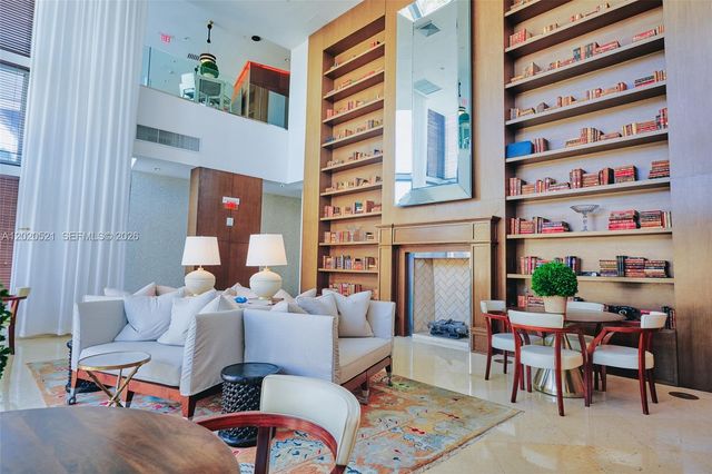450 Alton Rd 2810, Miami Beach, FL 33139