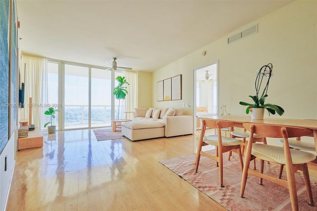 450 Alton Rd 2810, Miami Beach, FL 33139