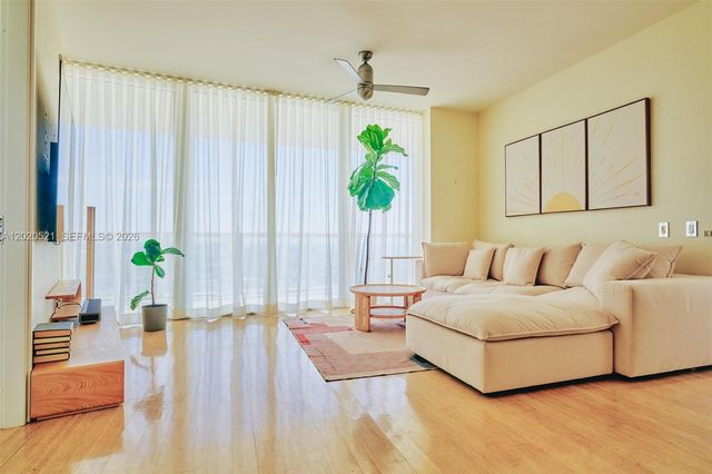 450 Alton Rd 2810, Miami Beach, FL 33139
