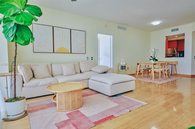 450 Alton Rd 2810, Miami Beach, FL 33139