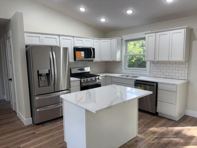 420 West Street, Muskegon, MI 49442