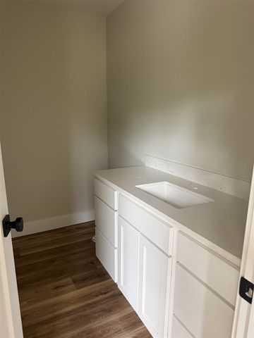 420 West Street, Muskegon, MI 49442
