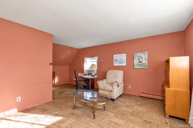 8 Straight Lane, Levittown, NY 11756