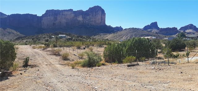 1822 S Glenbar Road, Golden Valley, AZ 86413