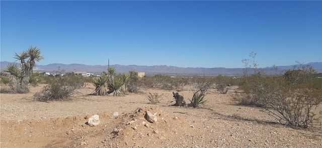 1822 S Glenbar Road, Golden Valley, AZ 86413