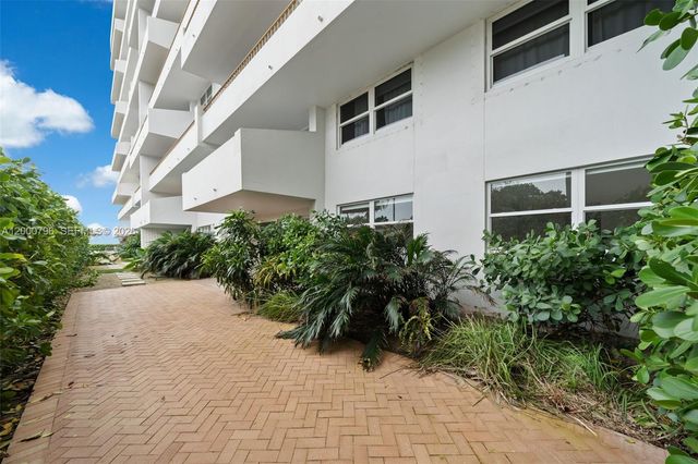 177 Ocean Lane Dr 106, Key Biscayne, FL 33149