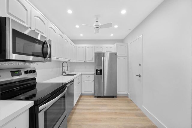 177 Ocean Lane Dr 106, Key Biscayne, FL 33149