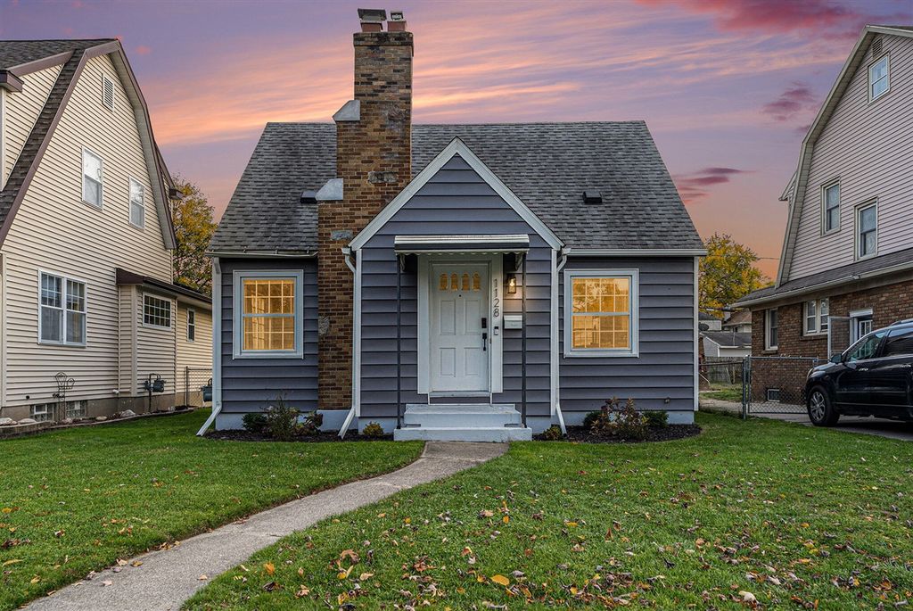 1128 California Street, Grand Rapids, MI 49504