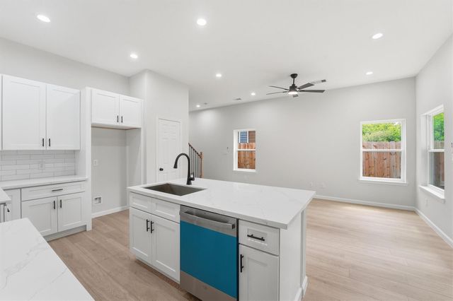4354 Clover Street A, Houston, TX 77051
