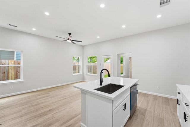 4354 Clover Street A, Houston, TX 77051