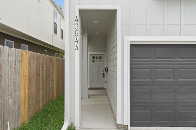 4354 Clover Street A, Houston, TX 77051