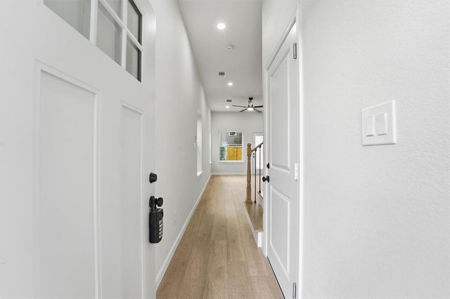 4354 Clover Street A, Houston, TX 77051