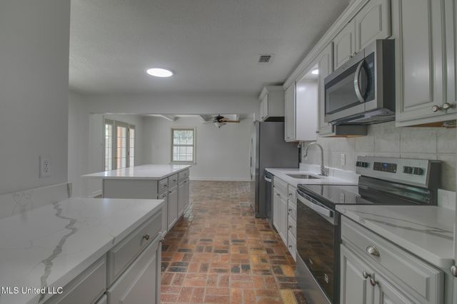 21 Woodglen Drive, Gulfport, MS 39507