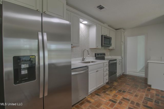 21 Woodglen Drive, Gulfport, MS 39507