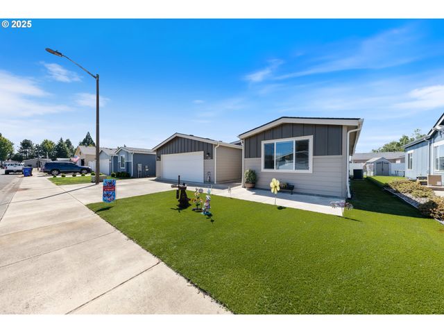 714 St. James Pl, Molalla, OR 97038