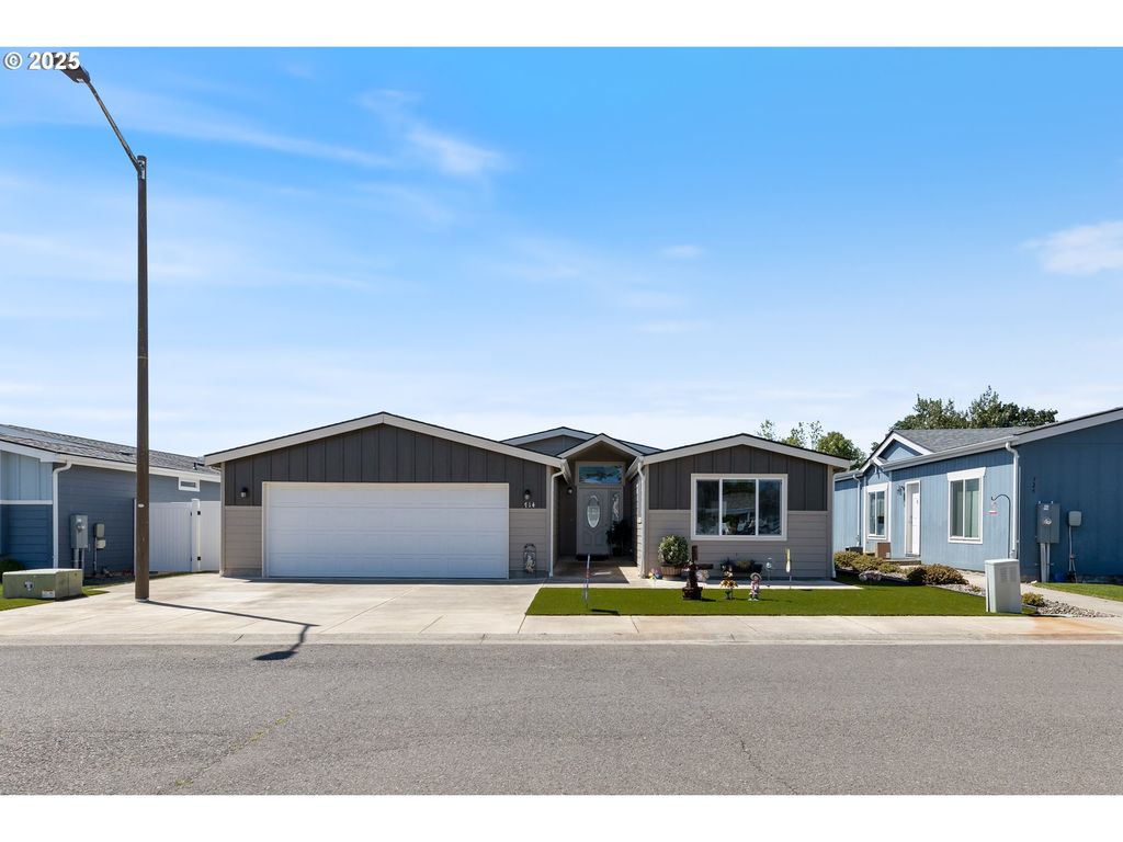 714 St. James Pl, Molalla, OR 97038