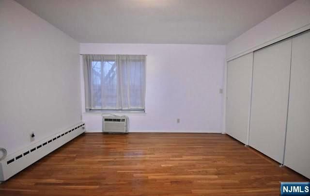 1565 Center Avenue 2F, Fort Lee, NJ 07024