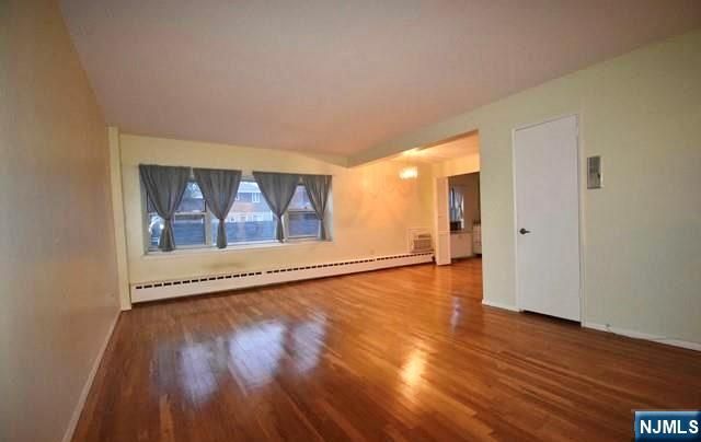 1565 Center Avenue 2F, Fort Lee, NJ 07024