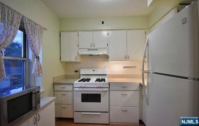 1565 Center Avenue 2F, Fort Lee, NJ 07024