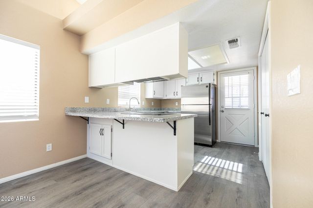 542 S HIGLEY Road 104, Mesa, AZ 85206