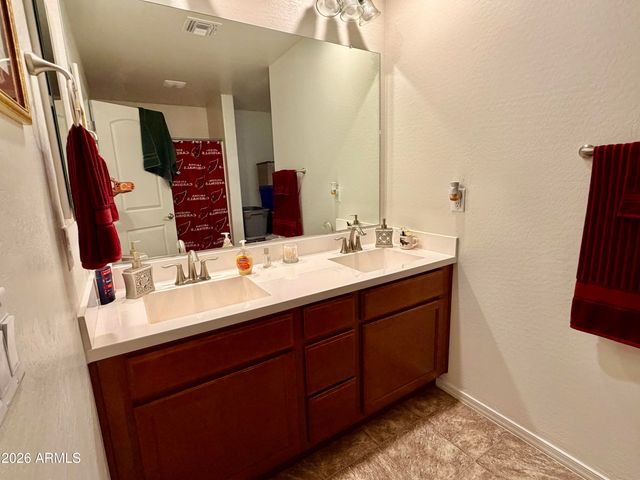 40556 W JAMES Lane, Maricopa, AZ 85138