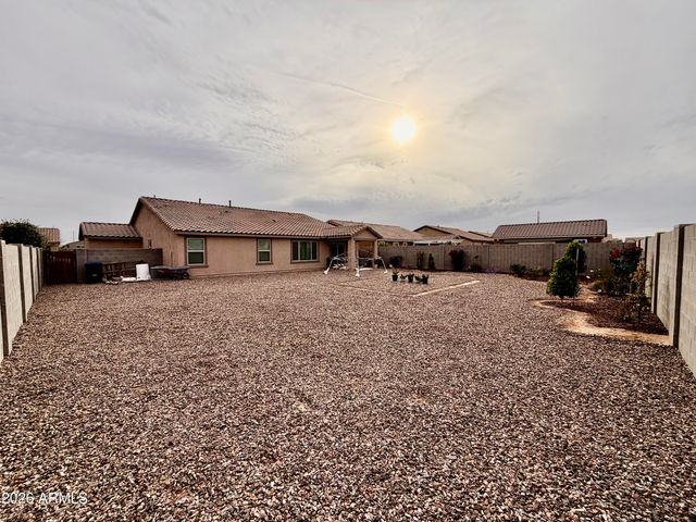 40556 W JAMES Lane, Maricopa, AZ 85138