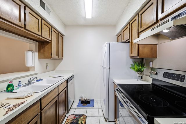 2935 Nacogdoches Rd Apt 118, San Antonio, TX 78217
